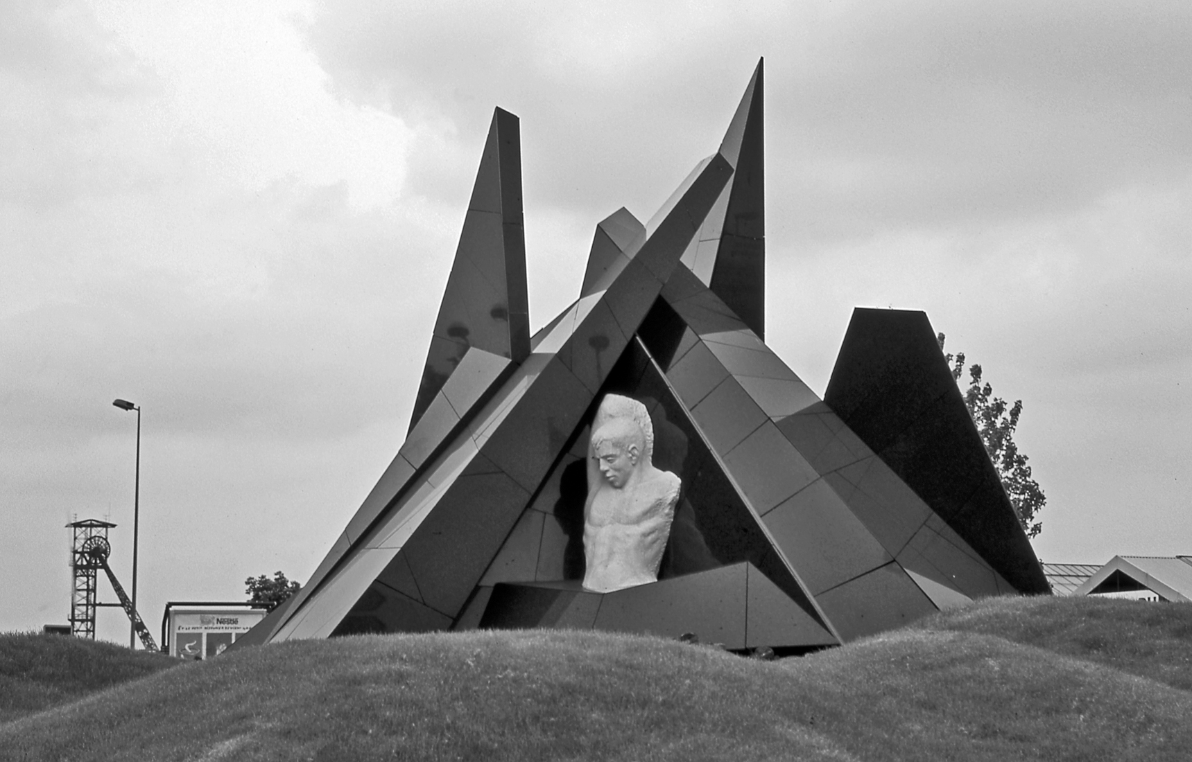 248 - Monumento minero. Lievin. Francia 1995 - BN