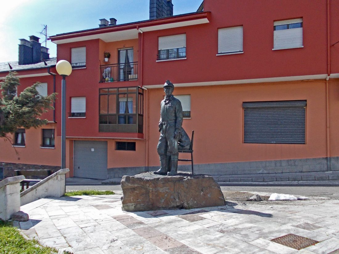 Archivo Historico Minero | Monumento a la familia minera en Cerredo.  Degaña. Asturias. 2016